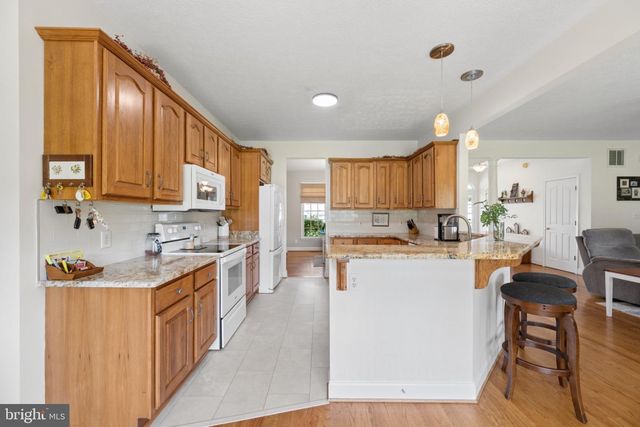 27 SHARONS LN, Martinsburg, WV 25403