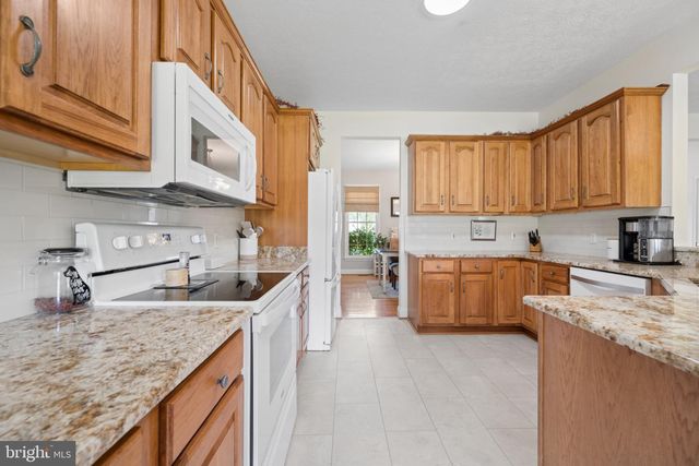 27 SHARONS LN, Martinsburg, WV 25403