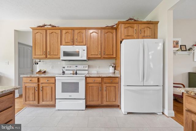 27 SHARONS LN, Martinsburg, WV 25403