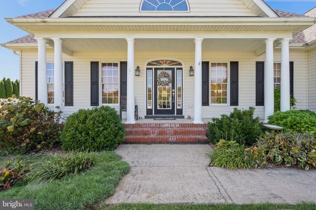 27 SHARONS LN, Martinsburg, WV 25403