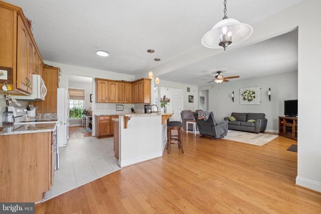 27 SHARONS LN, Martinsburg, WV 25403