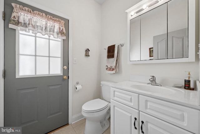 27 SHARONS LN, Martinsburg, WV 25403