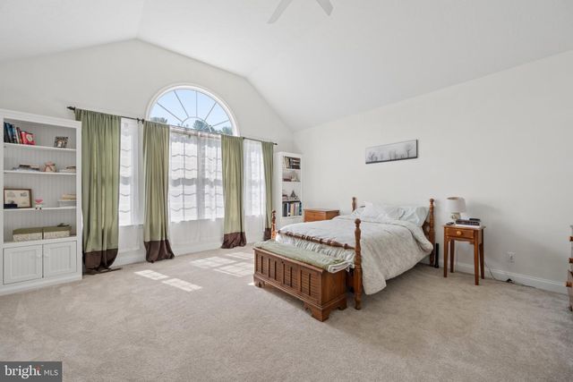 27 SHARONS LN, Martinsburg, WV 25403