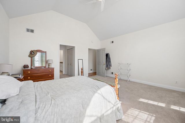 27 SHARONS LN, Martinsburg, WV 25403