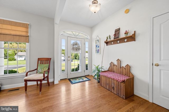 27 SHARONS LN, Martinsburg, WV 25403