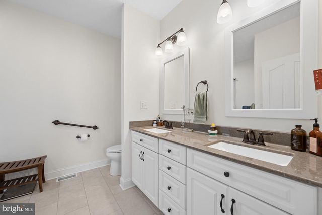 27 SHARONS LN, Martinsburg, WV 25403