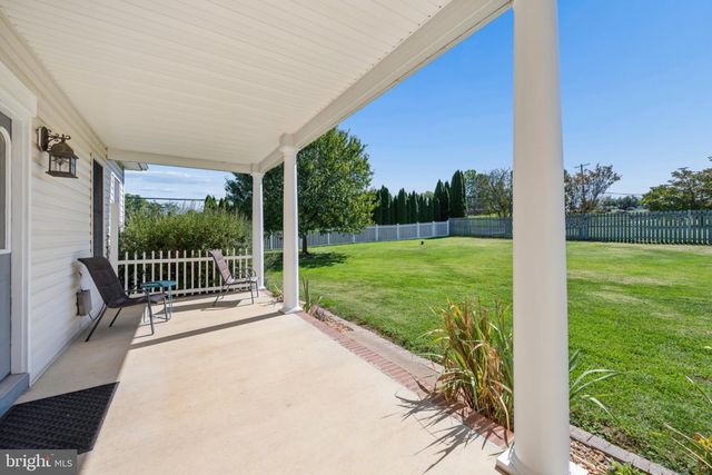 27 SHARONS LN, Martinsburg, WV 25403
