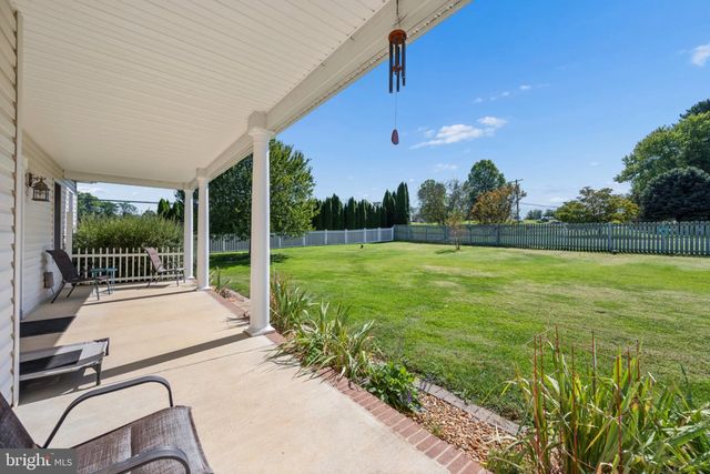 27 SHARONS LN, Martinsburg, WV 25403