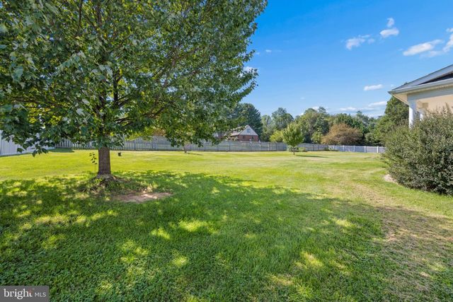 27 SHARONS LN, Martinsburg, WV 25403