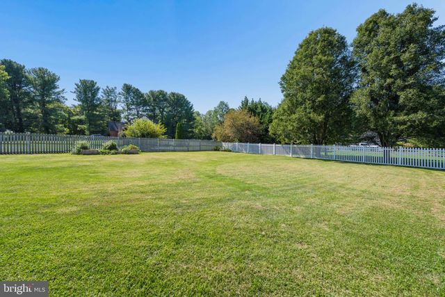 27 SHARONS LN, Martinsburg, WV 25403