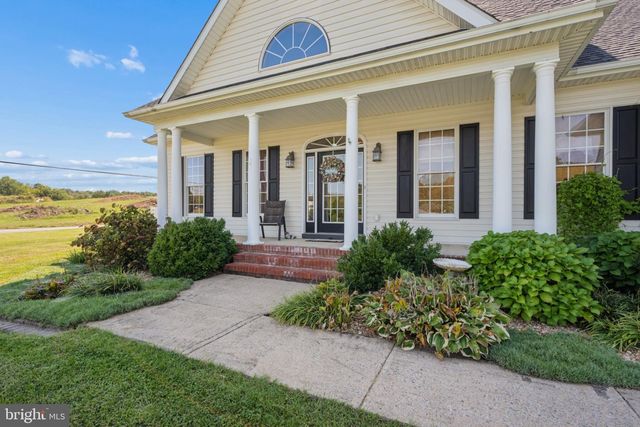 27 SHARONS LN, Martinsburg, WV 25403