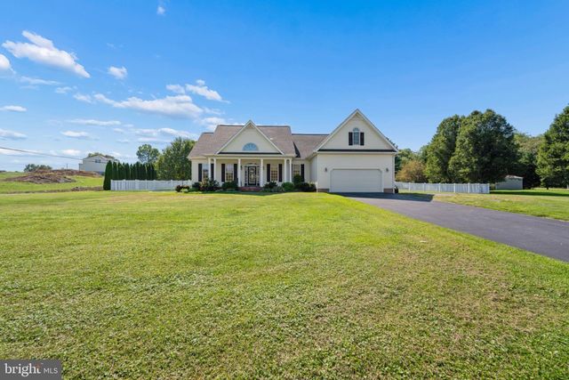 27 SHARONS LN, Martinsburg, WV 25403