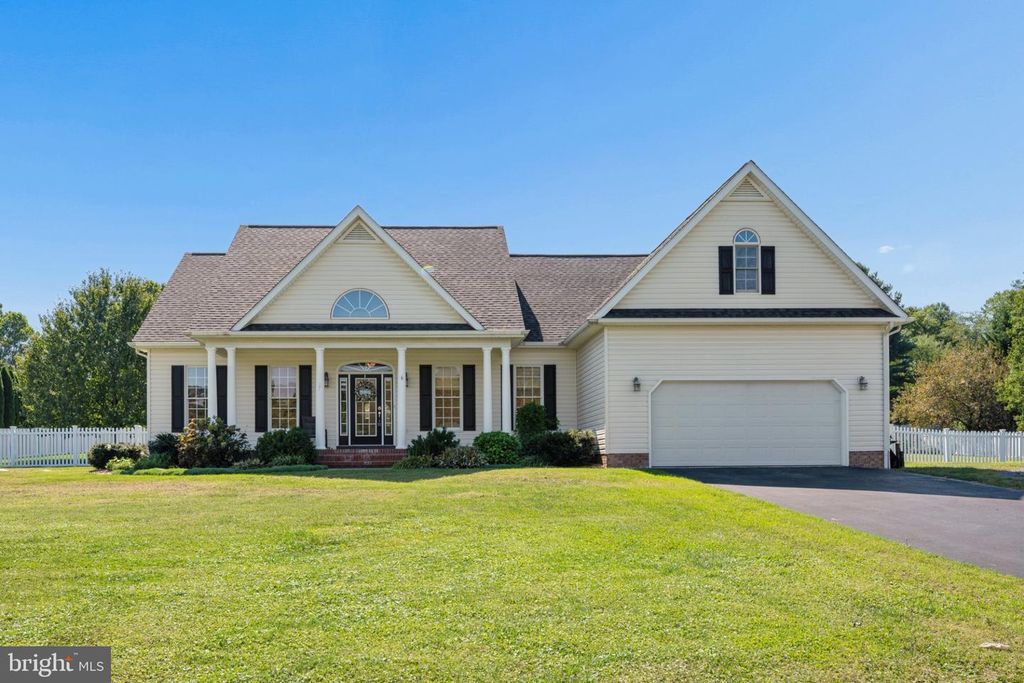27 SHARONS LN, Martinsburg, WV 25403