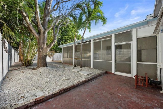 841 Highland Drive, West Palm Beach, FL 33405