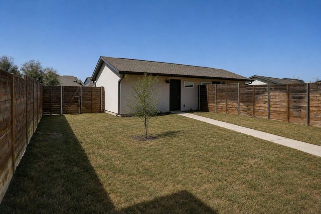8716 Whitter DR B, Austin, TX 78747