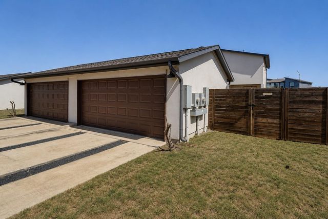 8716 Whitter DR B, Austin, TX 78747