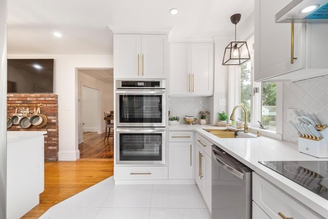 38 Carleton St, Whitman, MA 02382