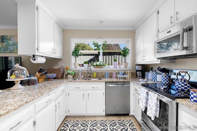 9130 Grossmont Boulevard, La Mesa, CA 91941