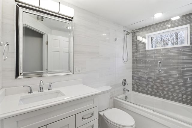 38 Stonewood Lane, Braintree, MA 02184