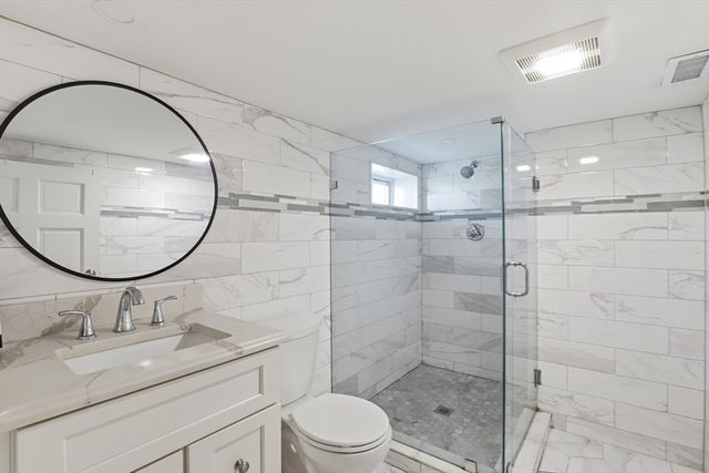 38 Stonewood Lane, Braintree, MA 02184