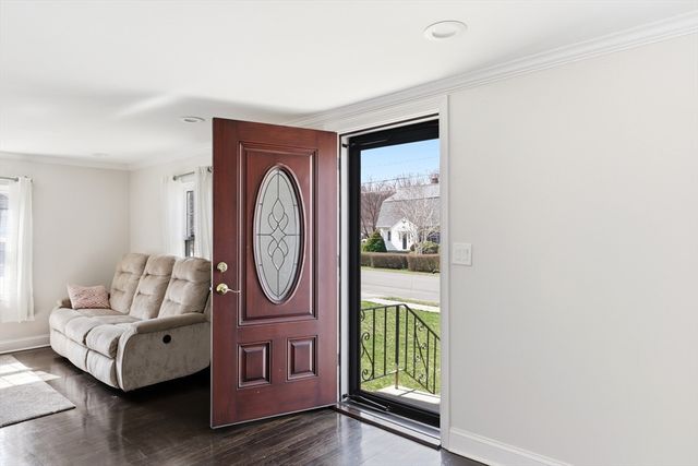 38 Stonewood Lane, Braintree, MA 02184