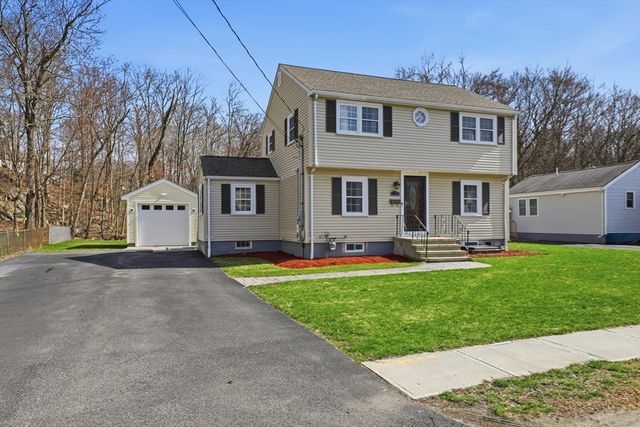 38 Stonewood Lane, Braintree, MA 02184