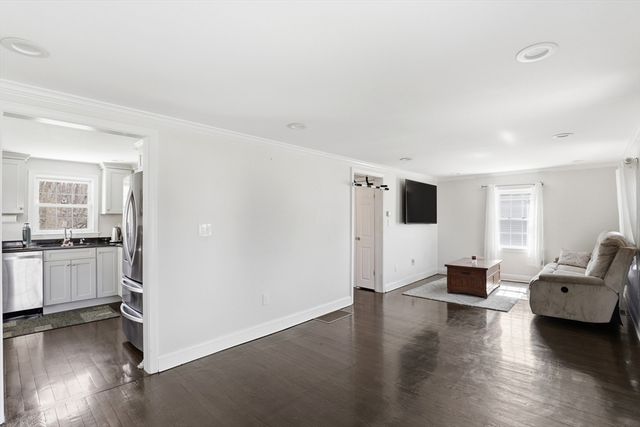 38 Stonewood Lane, Braintree, MA 02184