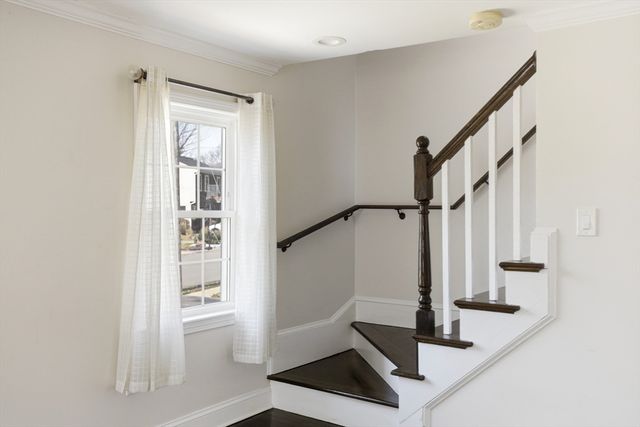 38 Stonewood Lane, Braintree, MA 02184