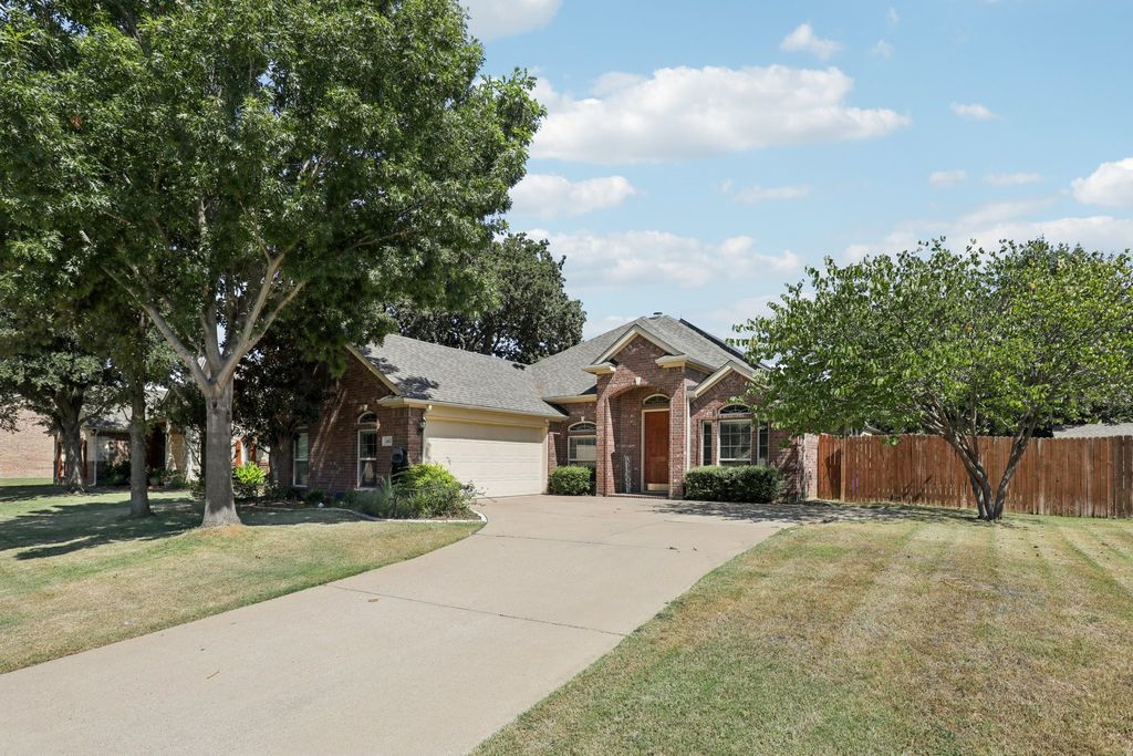 1402 Judy Lane, Mansfield, TX 76063