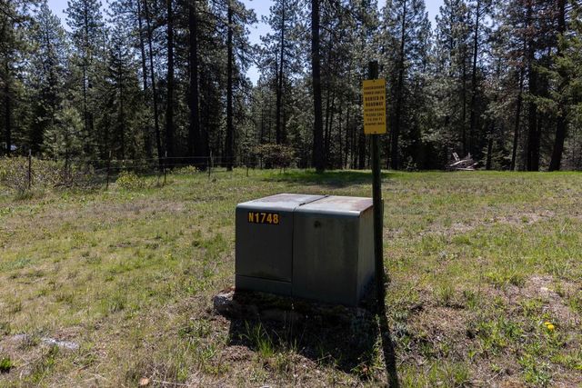 271 Deer Valley Ln, Newport, WA 99156