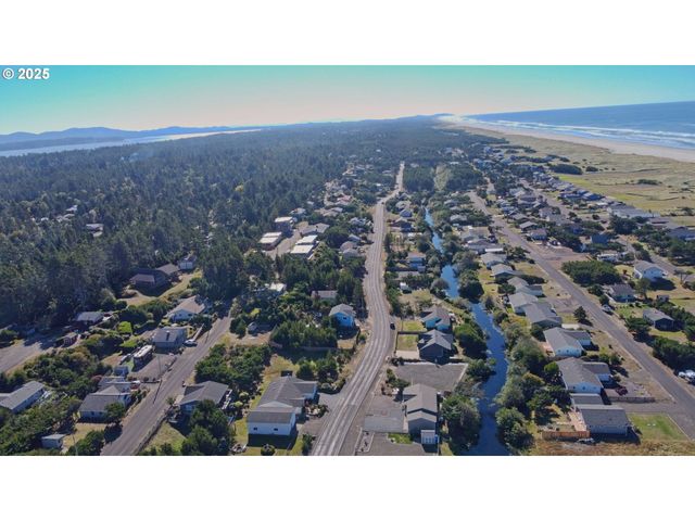 30505 I St, Ocean Park, WA 98640