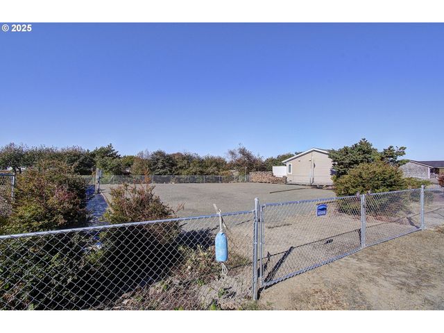 30505 I St, Ocean Park, WA 98640