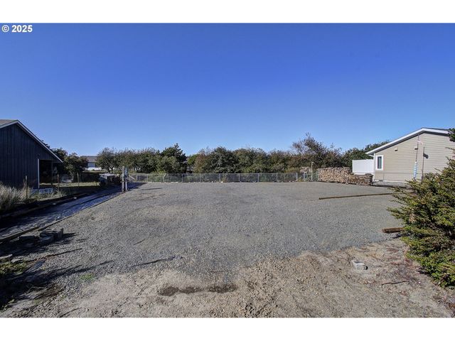 30505 I St, Ocean Park, WA 98640