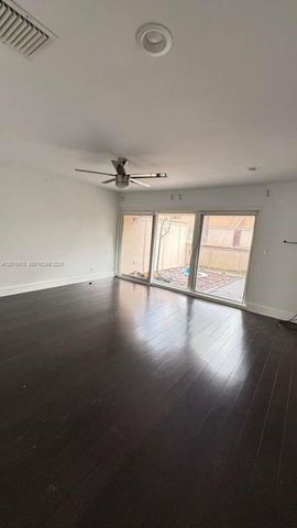 8195 NW 8th Manor 3, Plantation, FL 33324