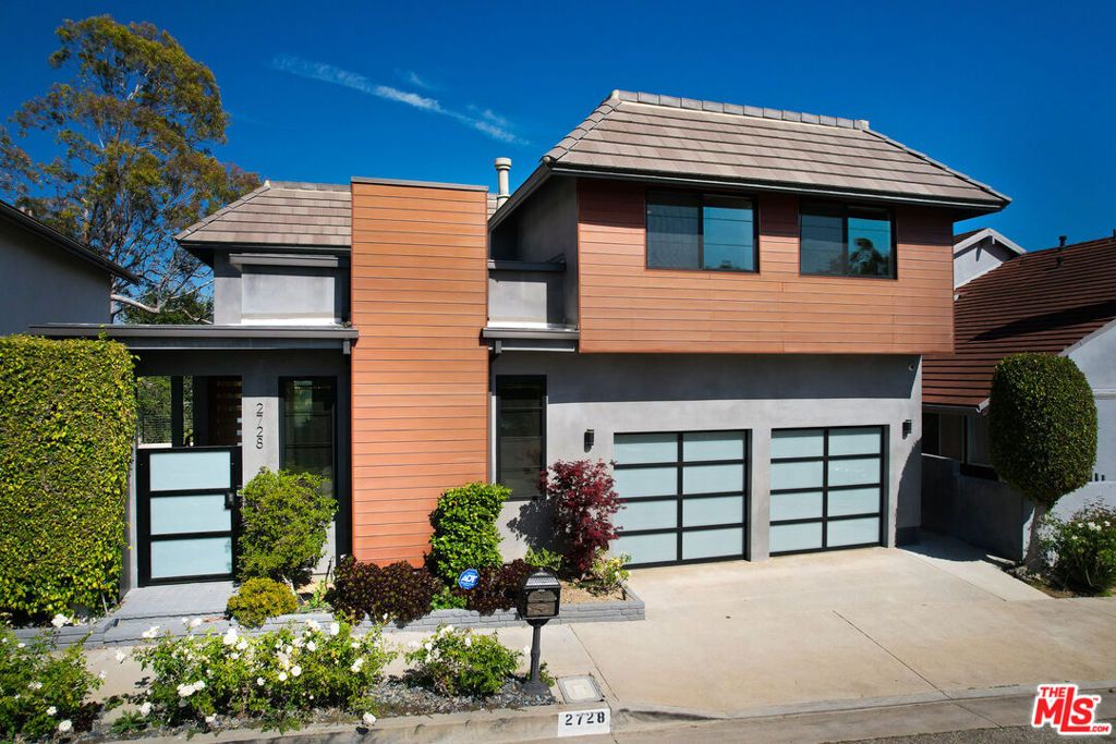 Image 1 of property listing at 2728 Angelo Drive, Los Angeles, CA 90077