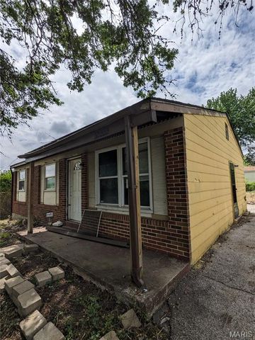 10333 Castle Drive, St Louis, MO 63136