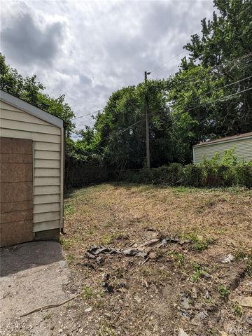 10333 Castle Drive, St Louis, MO 63136