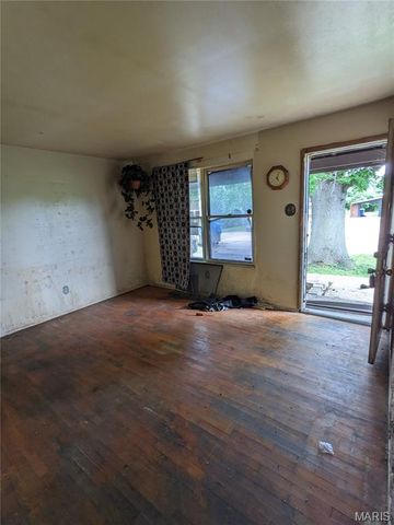 10333 Castle Drive, St Louis, MO 63136