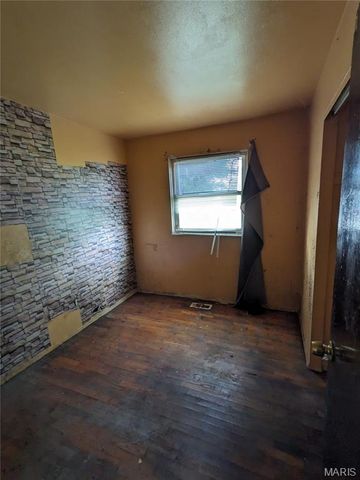 10333 Castle Drive, St Louis, MO 63136
