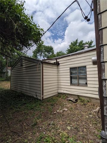 10333 Castle Drive, St Louis, MO 63136