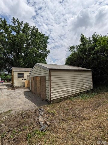 10333 Castle Drive, St Louis, MO 63136