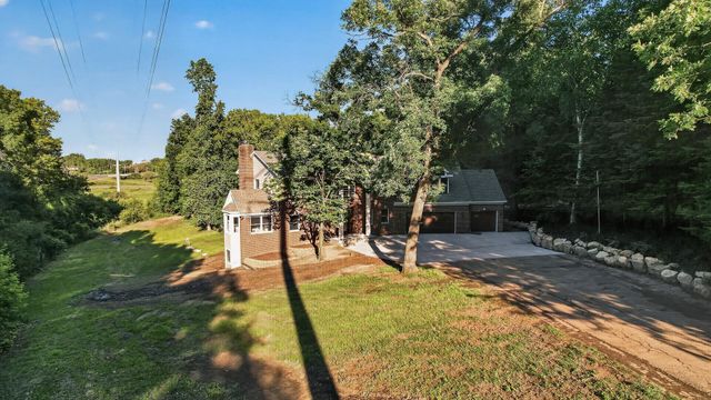 50 Sunny Side Lane, Sunfish Lake, MN 55118