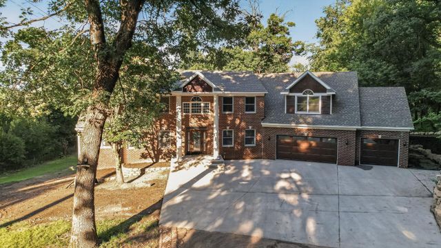 50 Sunny Side Lane, Sunfish Lake, MN 55118