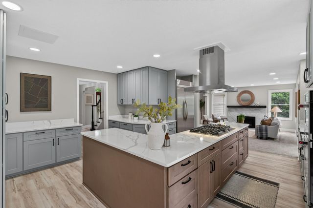 50 Sunny Side Lane, Sunfish Lake, MN 55118