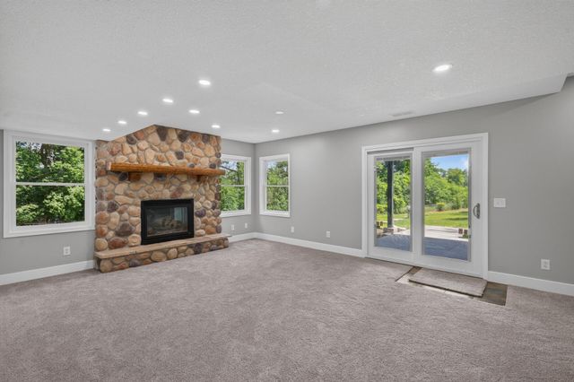 50 Sunny Side Lane, Sunfish Lake, MN 55118