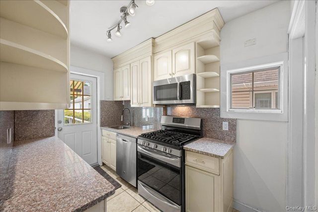 96 Capitol Avenue, Williston Park, NY 11596