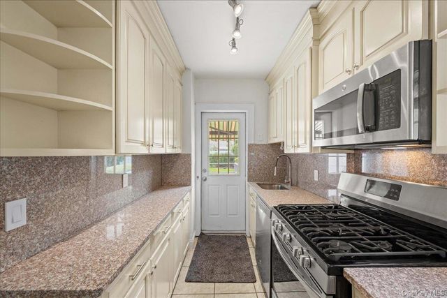 96 Capitol Avenue, Williston Park, NY 11596