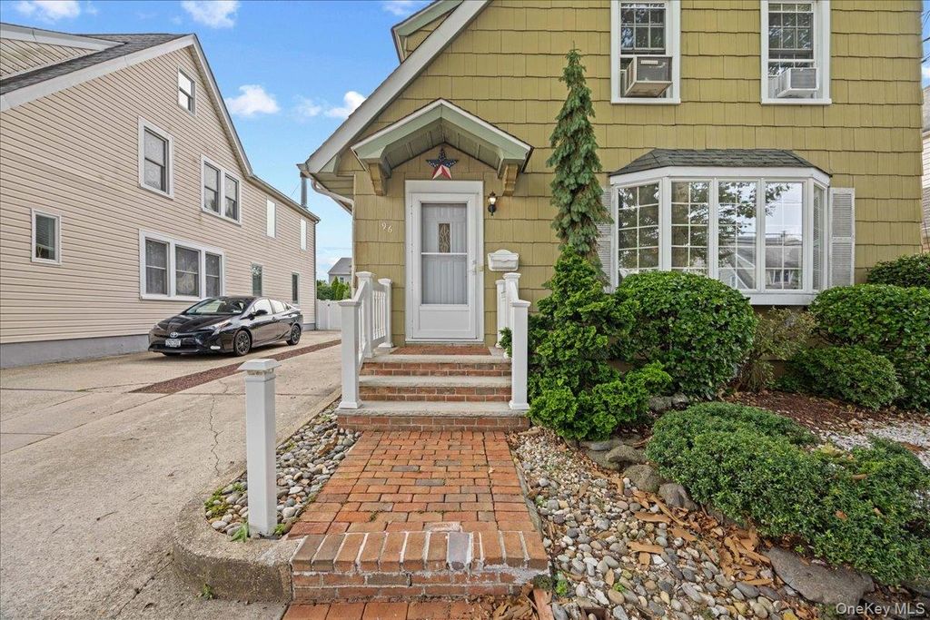 96 Capitol Avenue, Williston Park, NY 11596 — photo 3