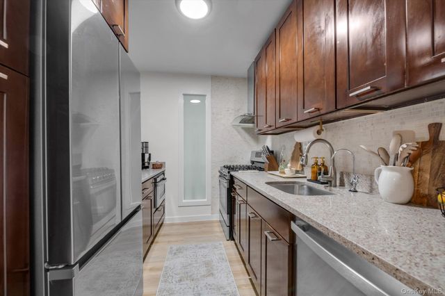 1 Sadore Lane 7Y, Yonkers, NY 10710