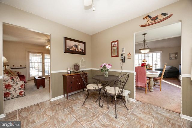 3 CAROUSEL DR, Telford, PA 18969